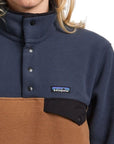 Patagonia Men's Lightweight Synchilla Snap-T Fleece Pullover (Deer Brown) logo