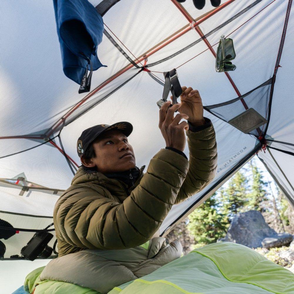 MSR  Hubba Hubba LT 2-Person Backpacking Tent (Green) man