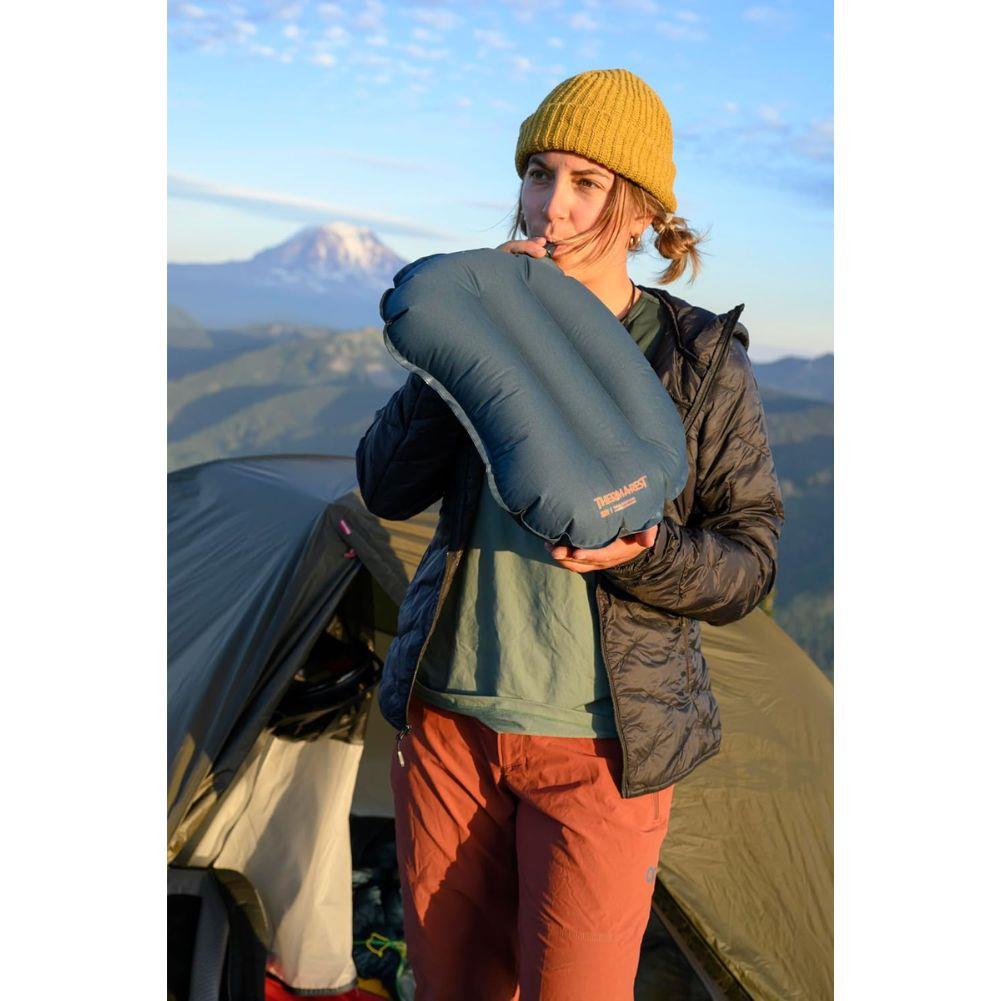 Therm-a-Rest Air Head Lite Pillow - Large (Deep Pacific) blow