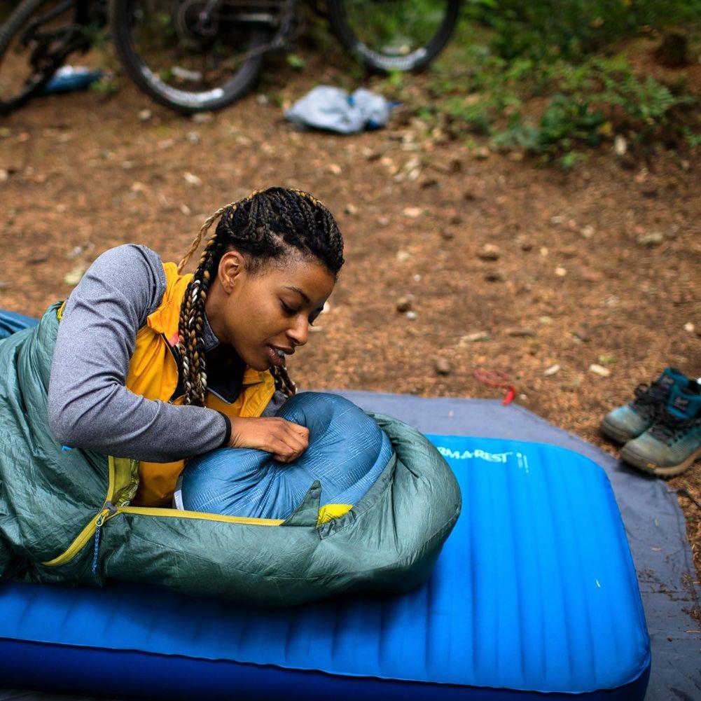 Therm-a-Rest Air Head Down Pillow - Regular (Midnight Blue) sleep