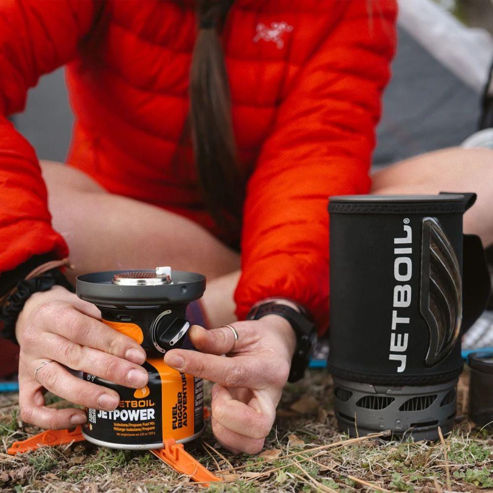 Jetboil Flash 1.0L Fast Boil System (Carbon) turning on