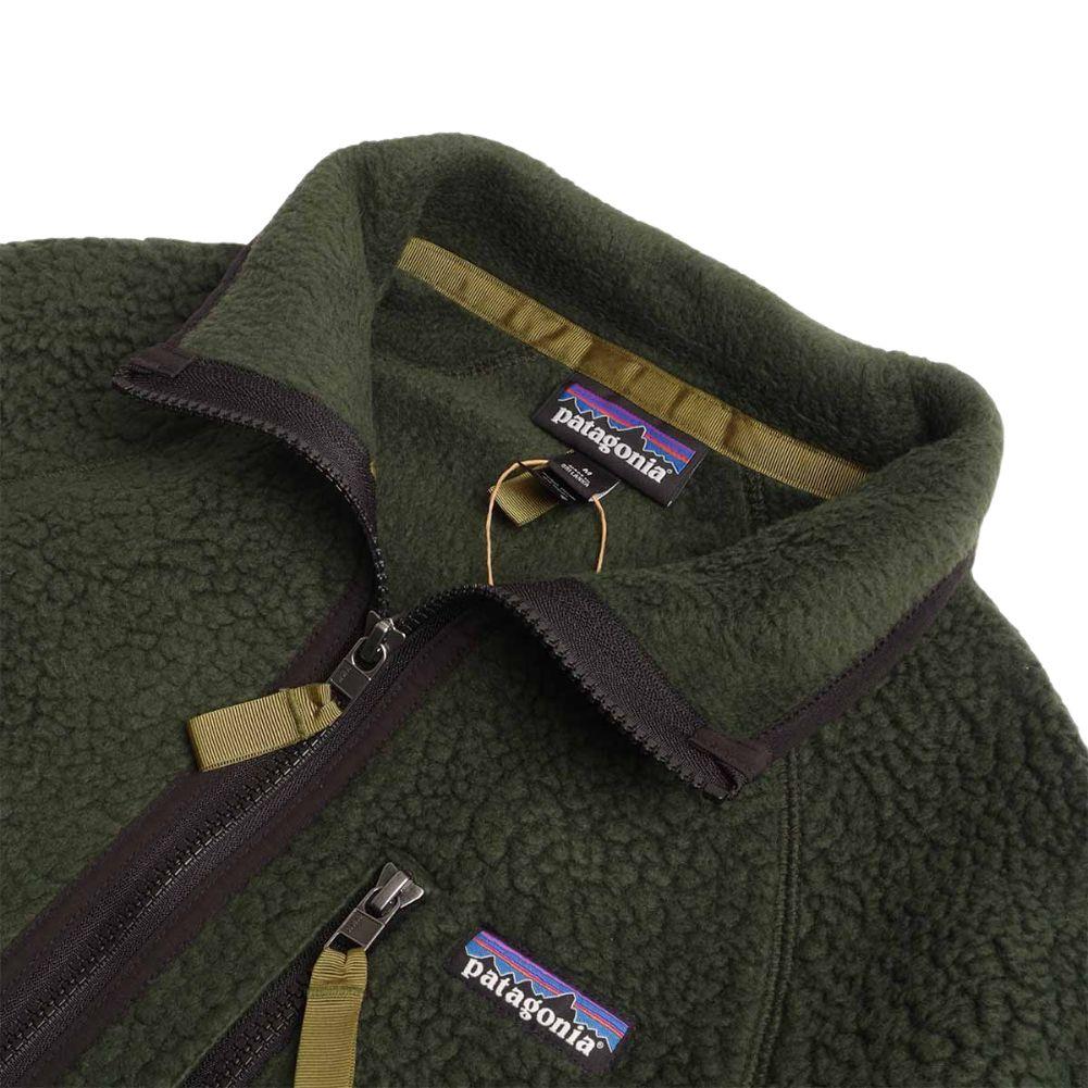 Patagonia Men's Retro Pile Fleece Jacket (Old Growth Green) collar