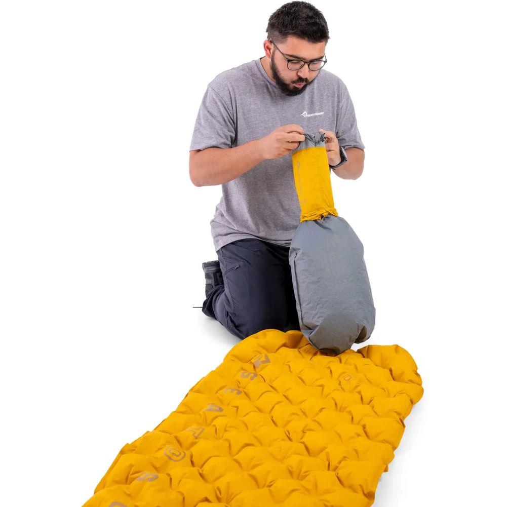 Sea To Summits Ultralight XR Insulated Air Sleeping Mat - Regular (Arrowwood) bloiw