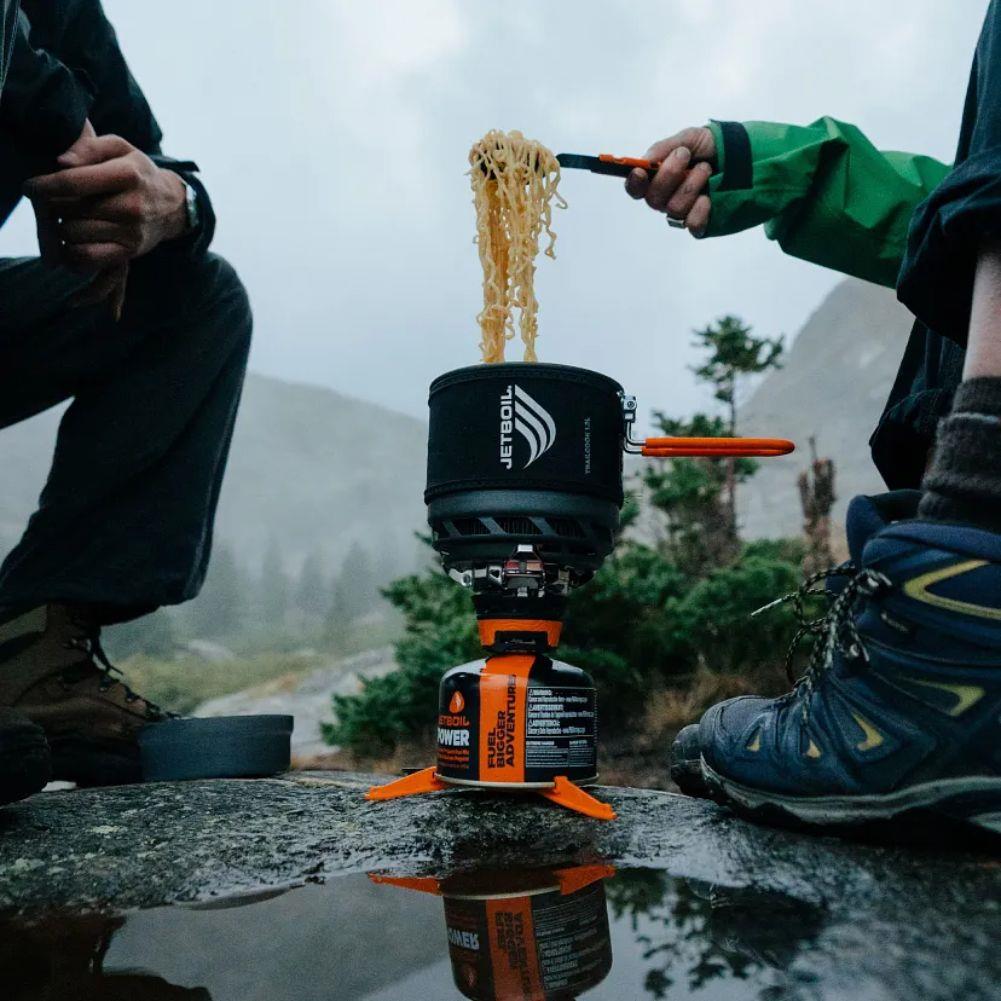 Jetboil TrailCook 1.2L Cook System (Carbon) noodles