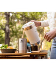 Stanley Stay Chill Classic Pitcher 1.9L (Frost Gloss) pour