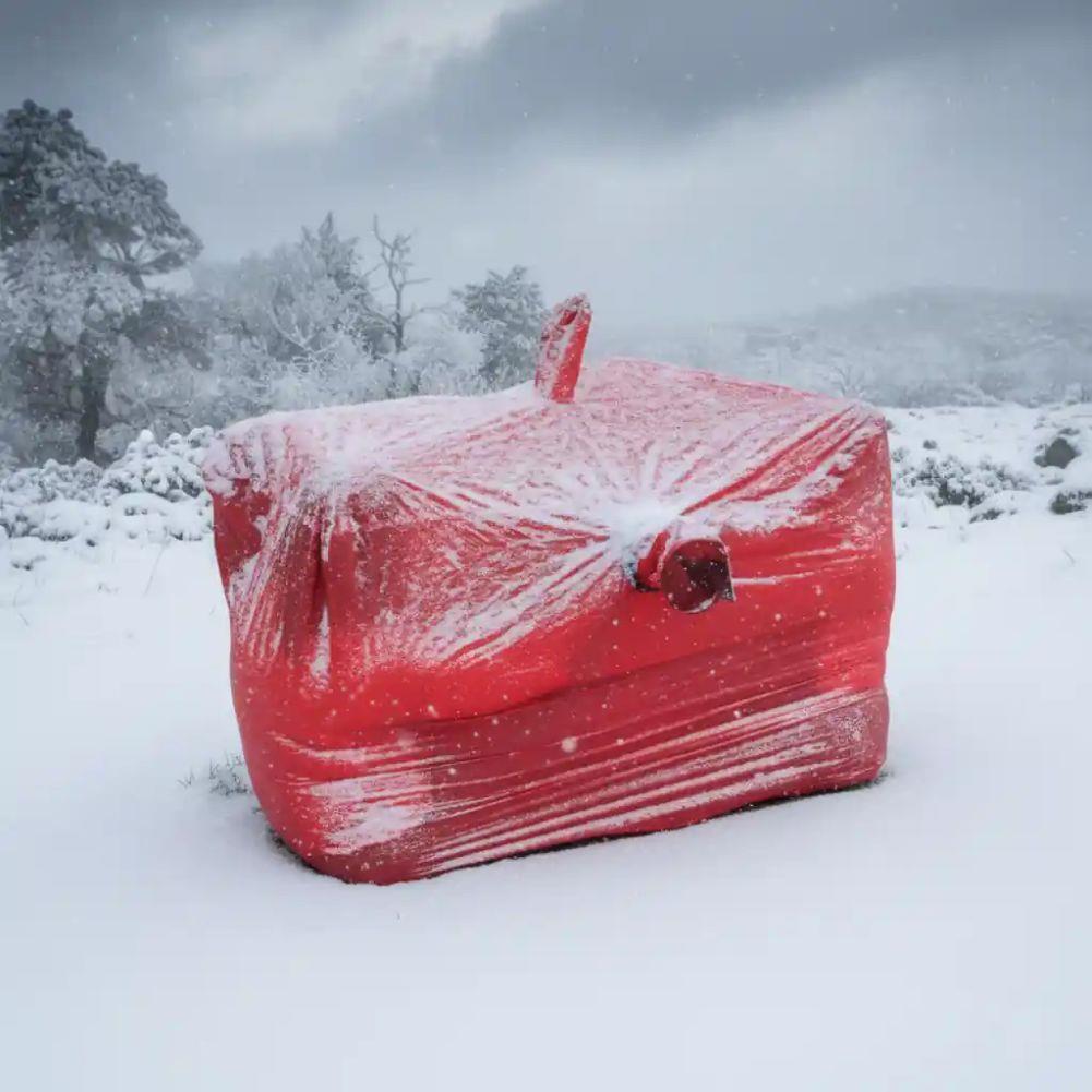 Terra Nova Superlite Bothy Bags 2 (Red) snow