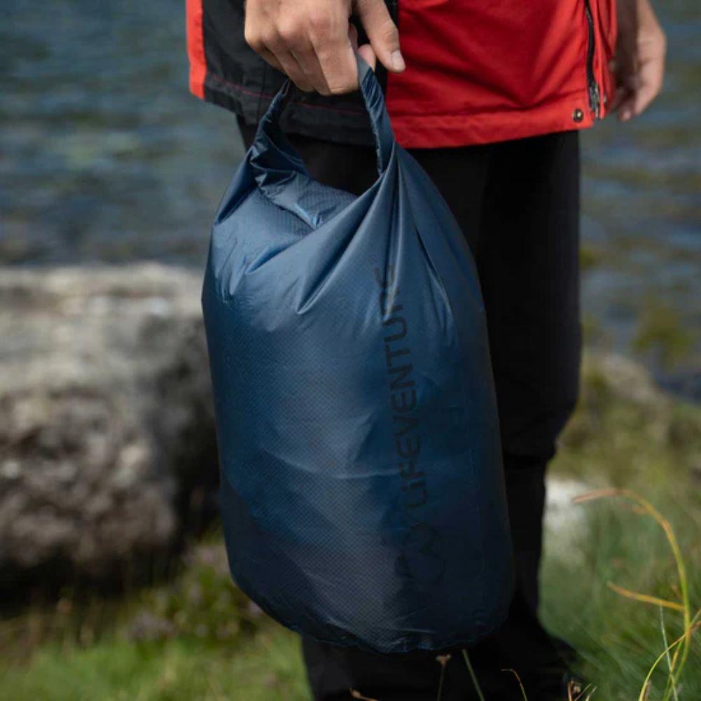 Lifesystem Ultralight Dry Bags - 25L (Olive) carry