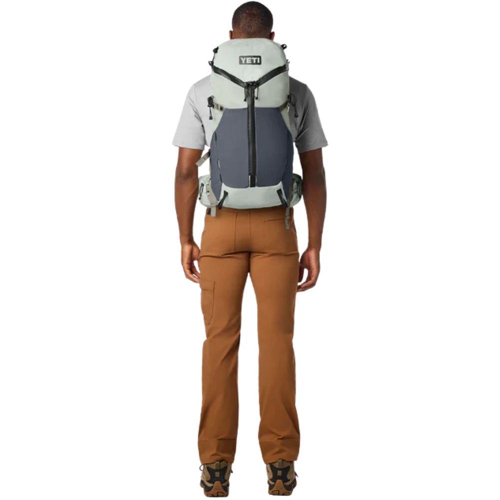 Yeti Skala Men's 32L Hiking Pack - L/XL (Ridgeline) back man
