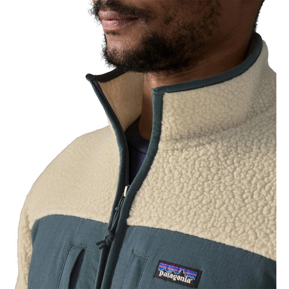 Patagonia Men's Retro Pile Fleece Patch Jacket (Pelican) chin
