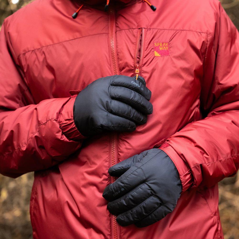 Trekamtes Thaw DRY Glove (Black) On Person