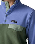 Patagonia Women's Lightweight Synchilla Snap-T Fleece Pullover (Canopy Green) logo