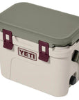 Yeti Roadie 15 Cool Box (Cape Taupe/Pampa) Closed