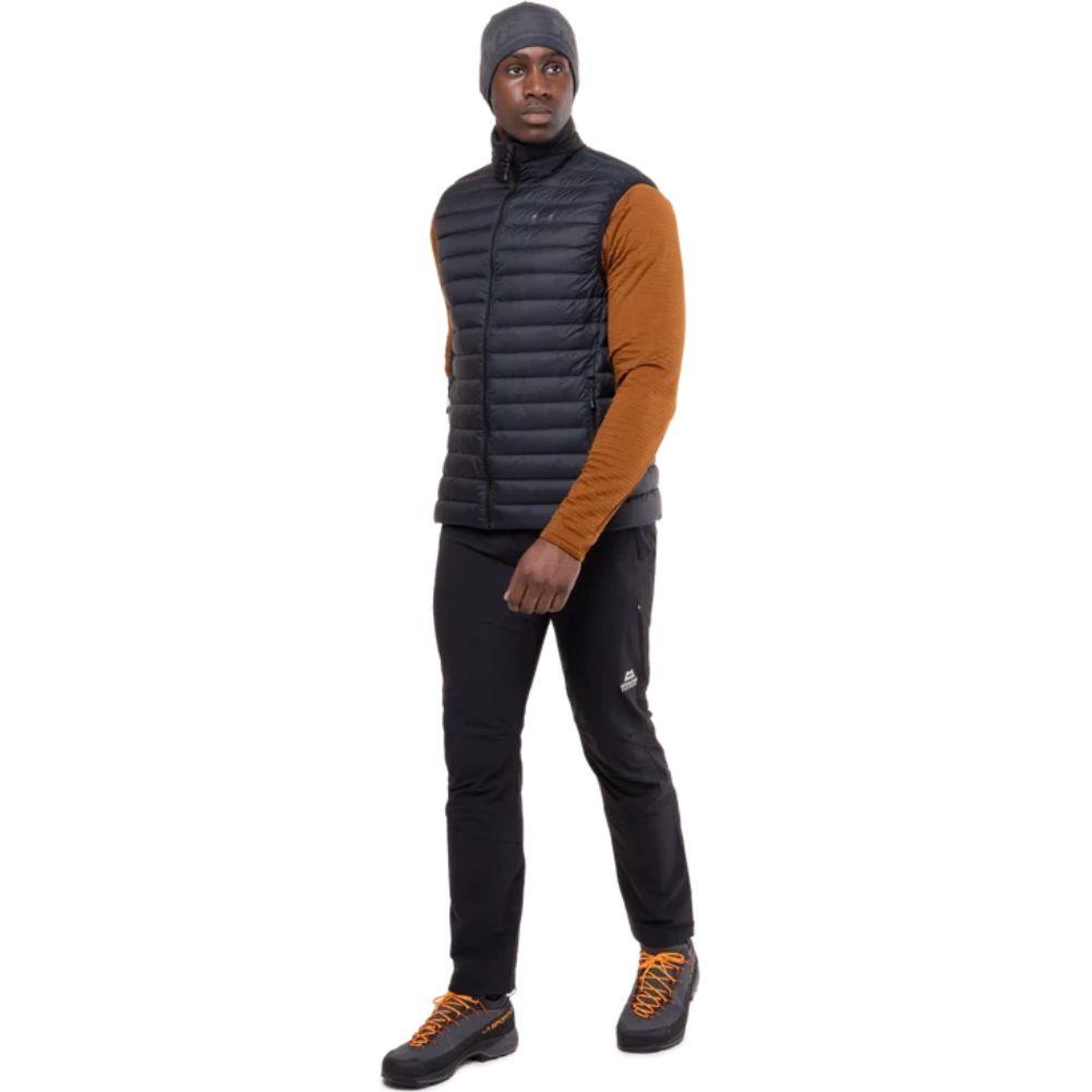 Mountain Equipment Men's Earthrise Down Vest (Black/Black) walk